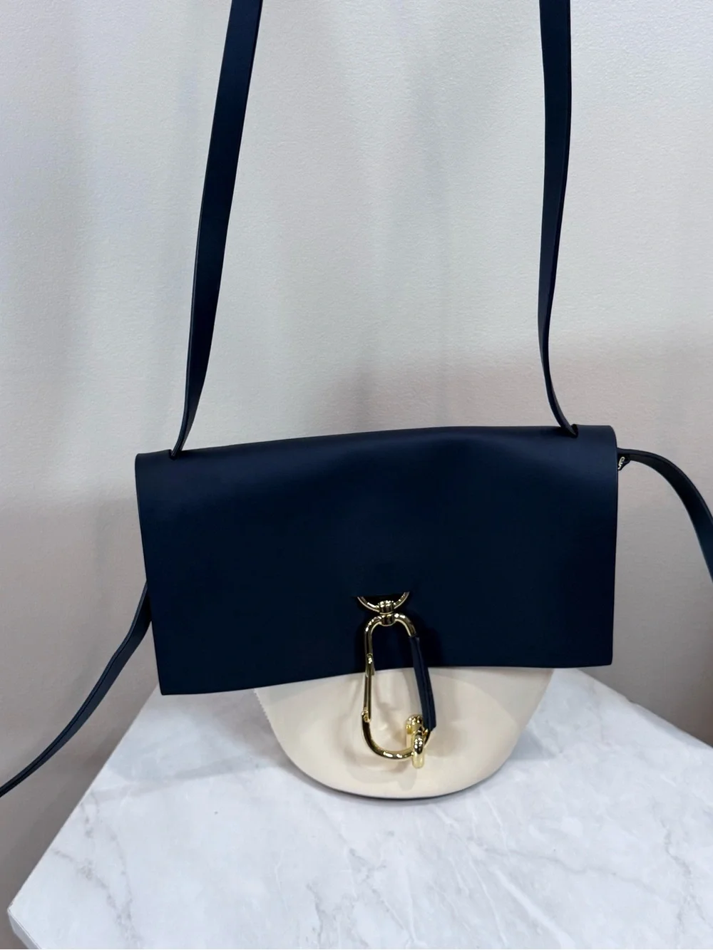 🔥Zac Posen Women’s Navy and Cream Two-Tone Shoulder Bag EC🔥